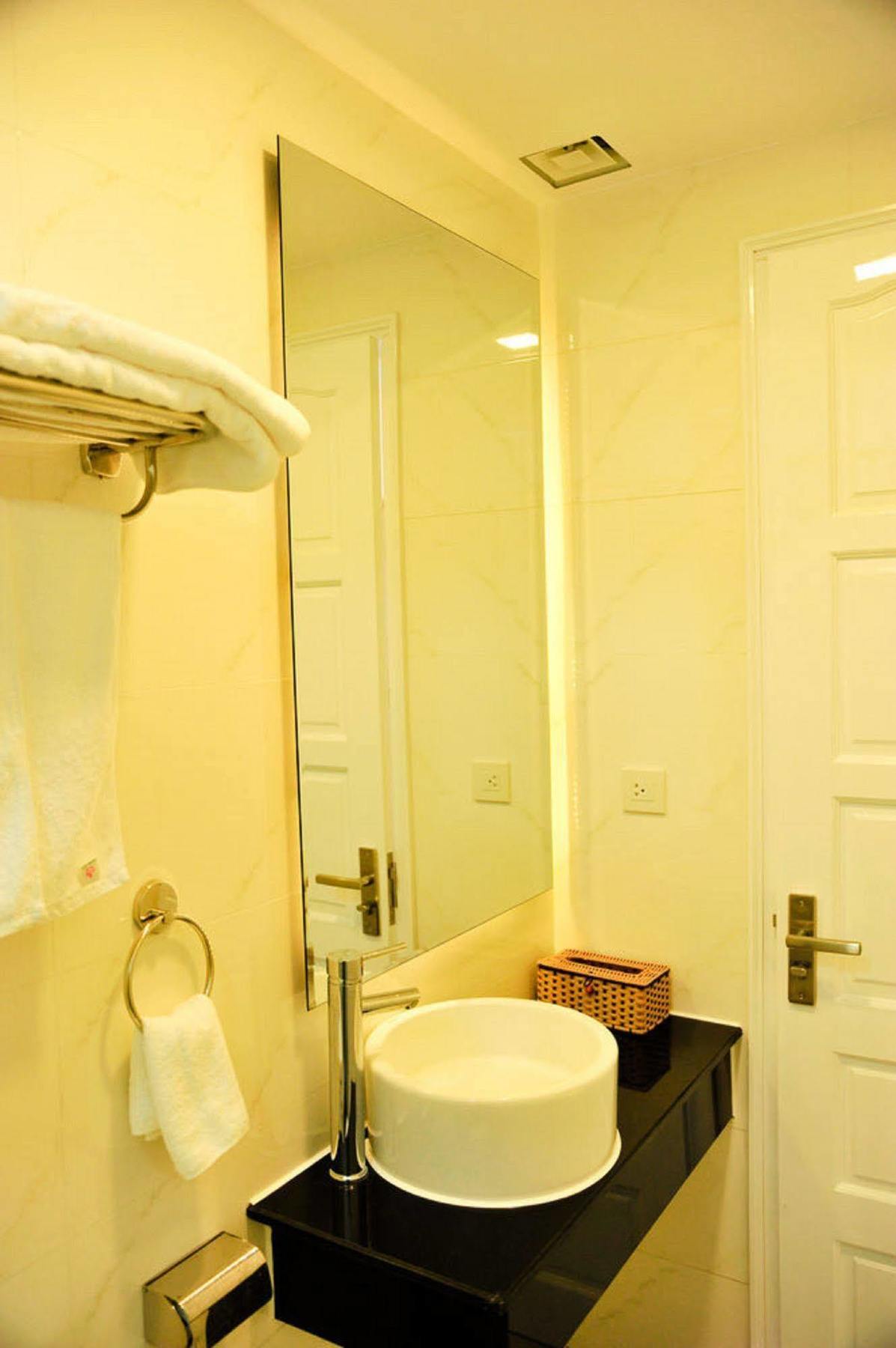 Allure Hotel Thuy Trieu Bagian luar foto