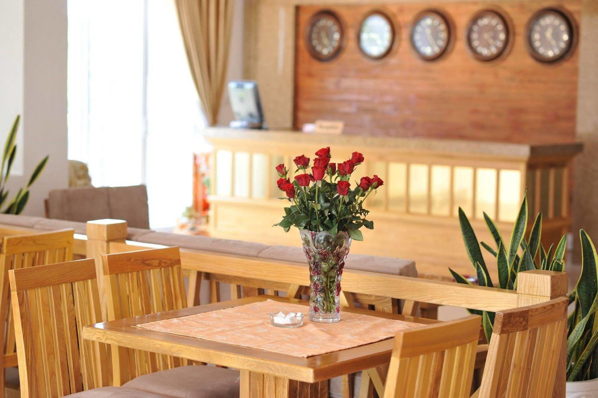 Allure Hotel Thuy Trieu Bagian luar foto
